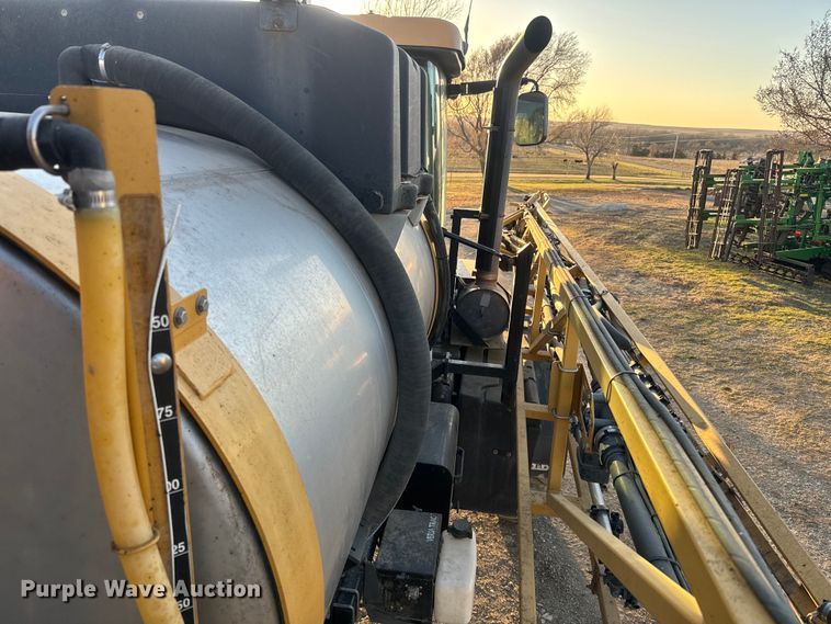 image for item NF9422 2012 Rogator RG1100 sprayer