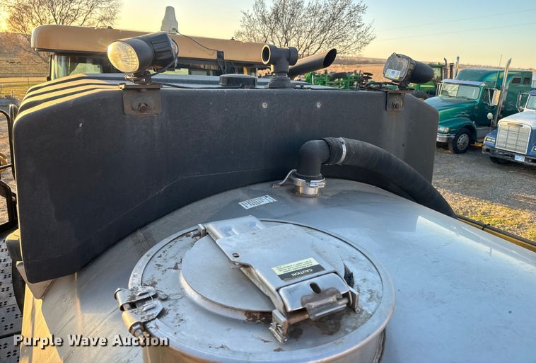 image for item NF9422 2012 Rogator RG1100 sprayer