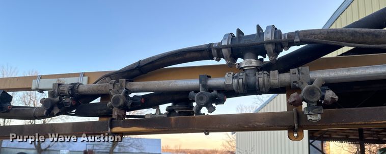 image for item NF9422 2012 Rogator RG1100 sprayer