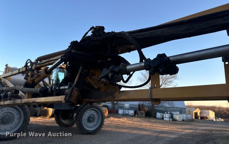 image for item NF9422 2012 Rogator RG1100 sprayer