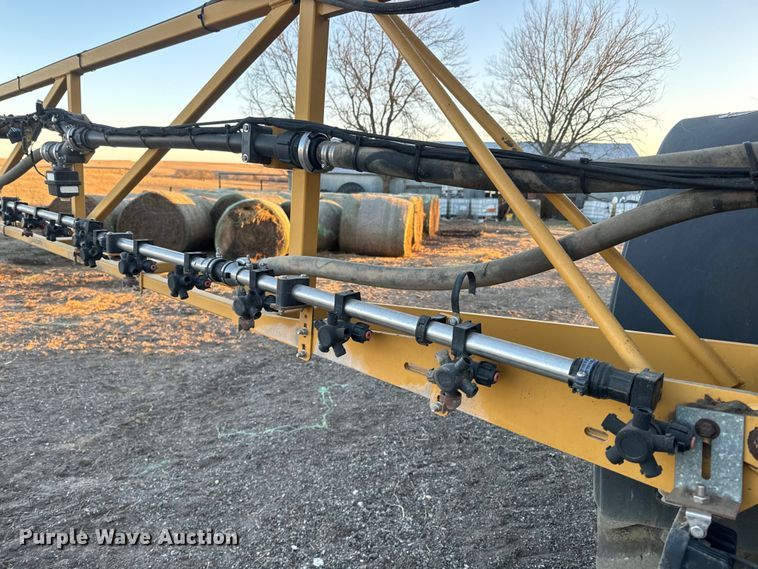 image for item NF9422 2012 Rogator RG1100 sprayer