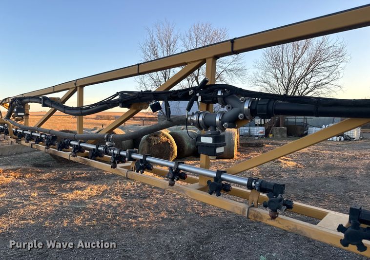 image for item NF9422 2012 Rogator RG1100 sprayer