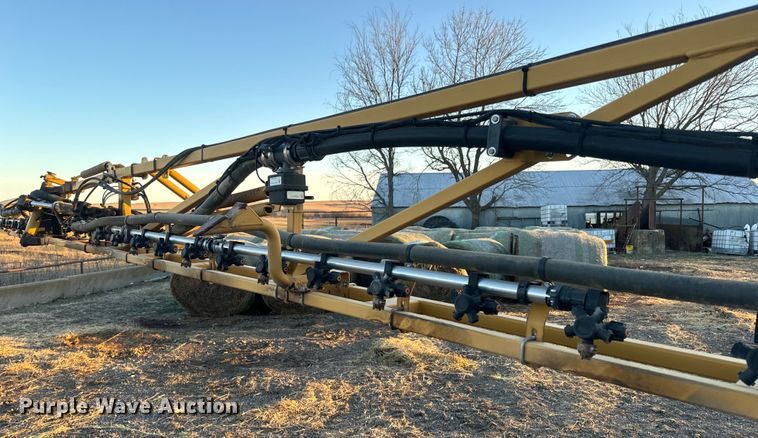 image for item NF9422 2012 Rogator RG1100 sprayer