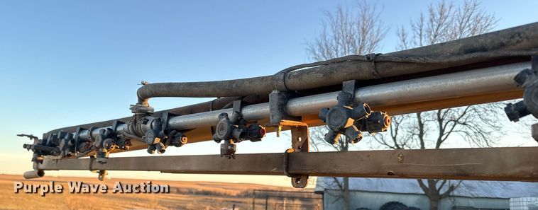 image for item NF9422 2012 Rogator RG1100 sprayer