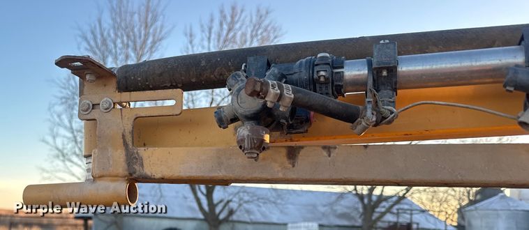 image for item NF9422 2012 Rogator RG1100 sprayer