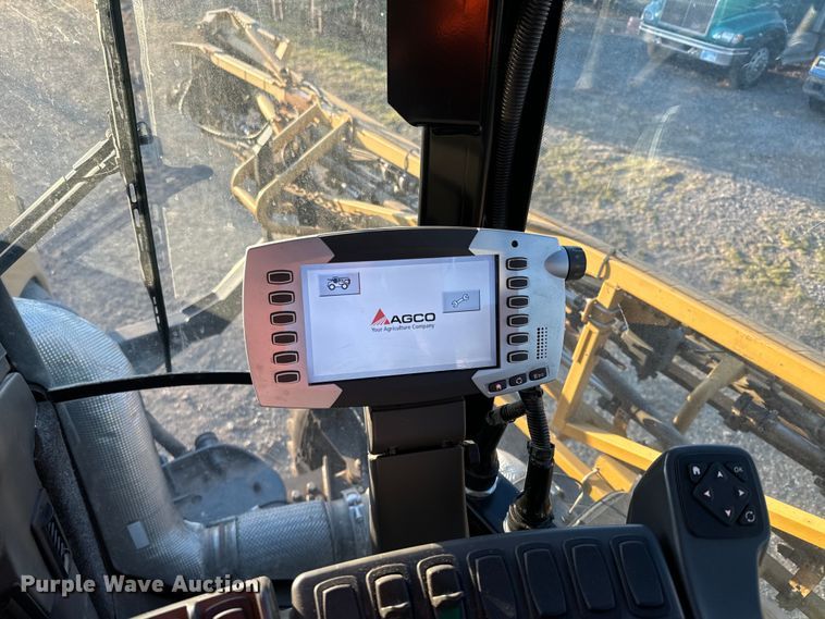 image for item NF9422 2012 Rogator RG1100 sprayer