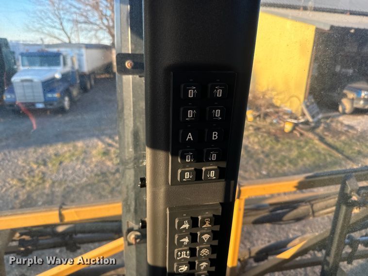 image for item NF9422 2012 Rogator RG1100 sprayer