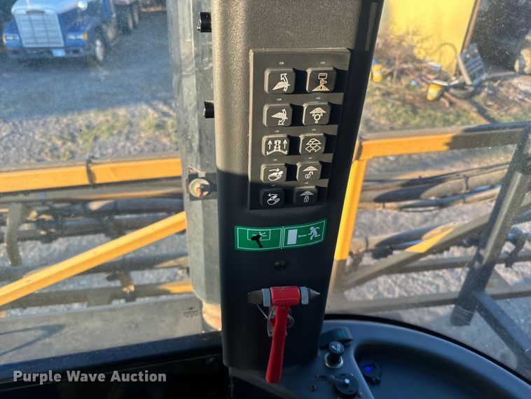 image for item NF9422 2012 Rogator RG1100 sprayer