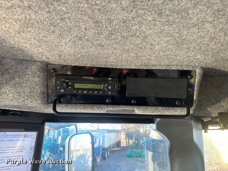 image for item NF9422 2012 Rogator RG1100 sprayer