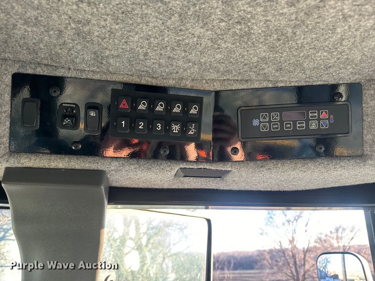 image for item NF9422 2012 Rogator RG1100 sprayer