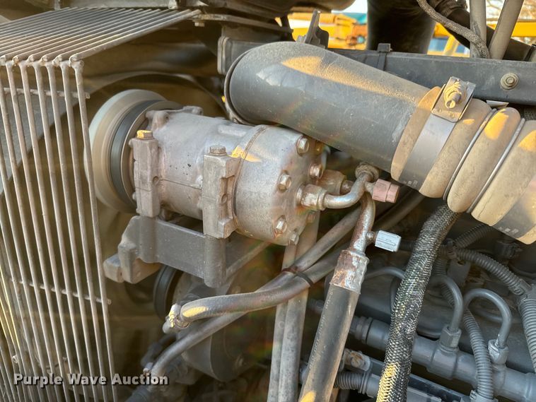 image for item NF9422 2012 Rogator RG1100 sprayer