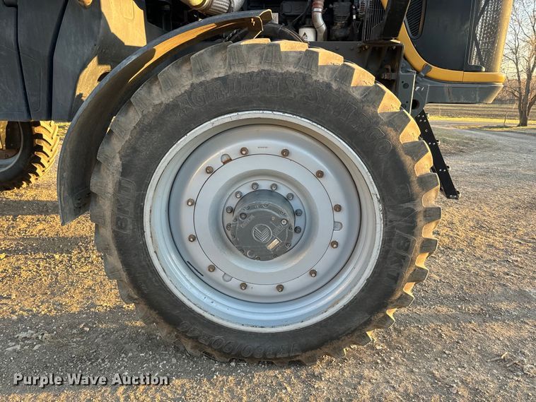 image for item NF9422 2012 Rogator RG1100 sprayer