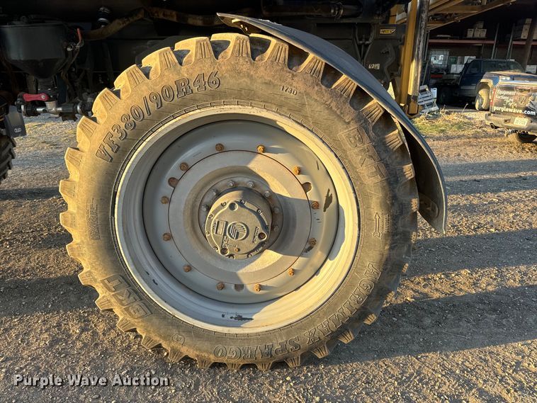 image for item NF9422 2012 Rogator RG1100 sprayer