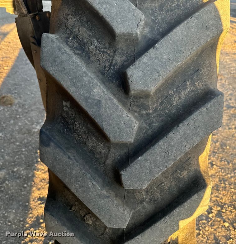 image for item NF9422 2012 Rogator RG1100 sprayer