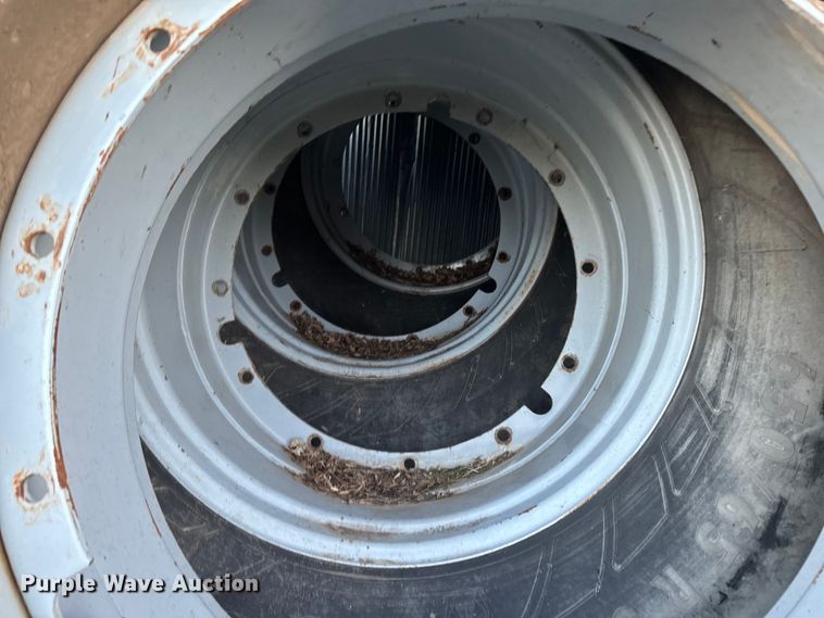 image for item NF9422 2012 Rogator RG1100 sprayer