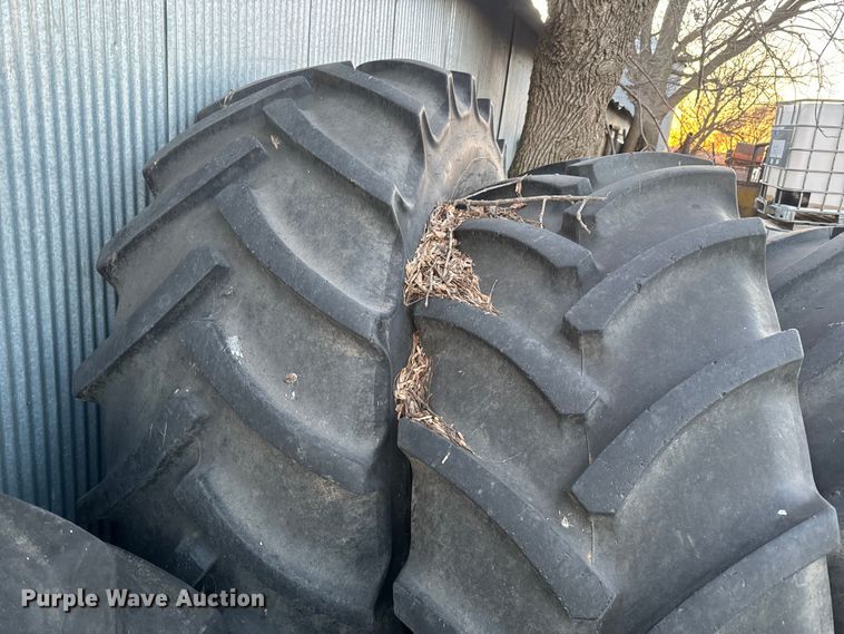 image for item NF9422 2012 Rogator RG1100 sprayer