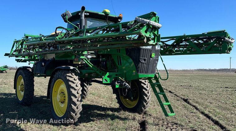 image for item NJ9349 2017 John Deere R4038 sprayer