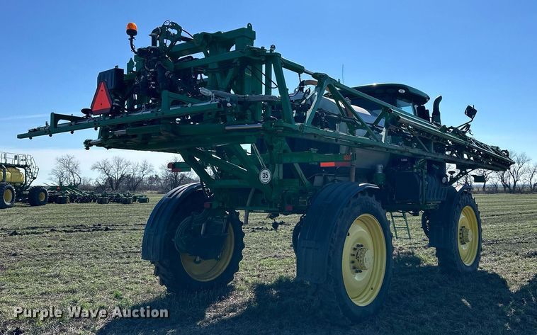 image for item NJ9349 2017 John Deere R4038 sprayer