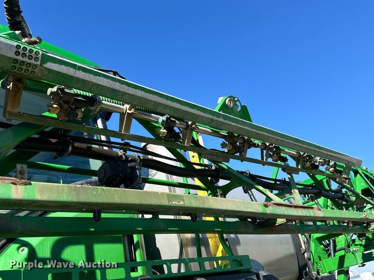 image for item NJ9349 2017 John Deere R4038 sprayer