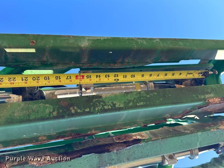 image for item NJ9349 2017 John Deere R4038 sprayer