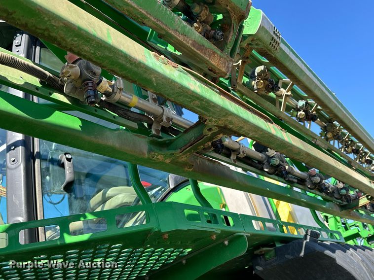 image for item NJ9349 2017 John Deere R4038 sprayer