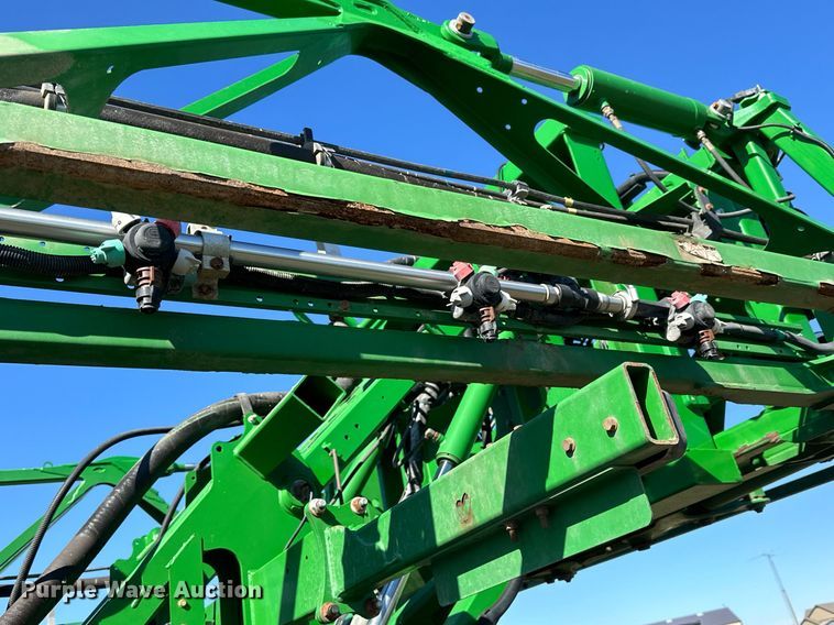 image for item NJ9349 2017 John Deere R4038 sprayer