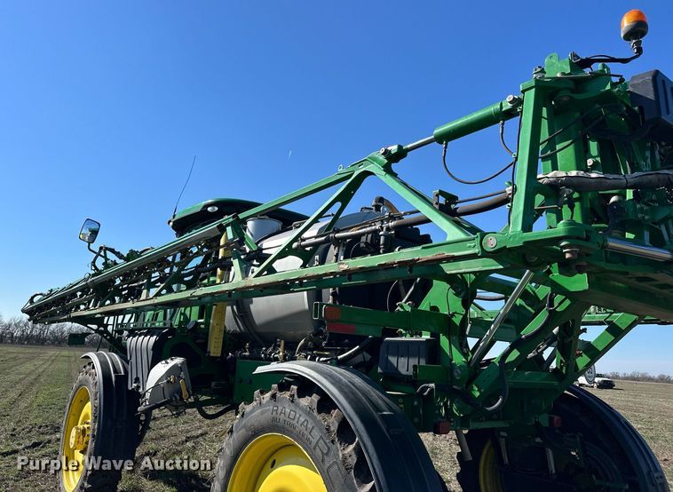 image for item NJ9349 2017 John Deere R4038 sprayer