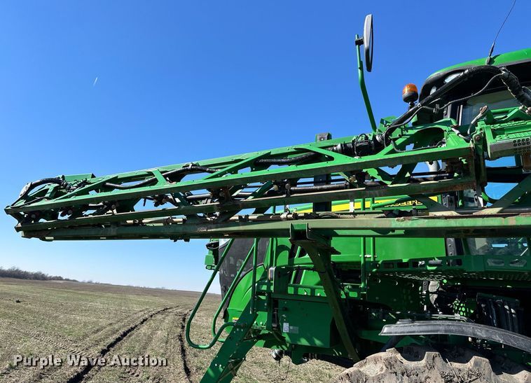 image for item NJ9349 2017 John Deere R4038 sprayer