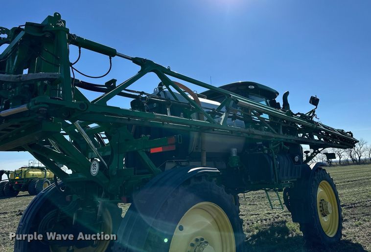 image for item NJ9349 2017 John Deere R4038 sprayer