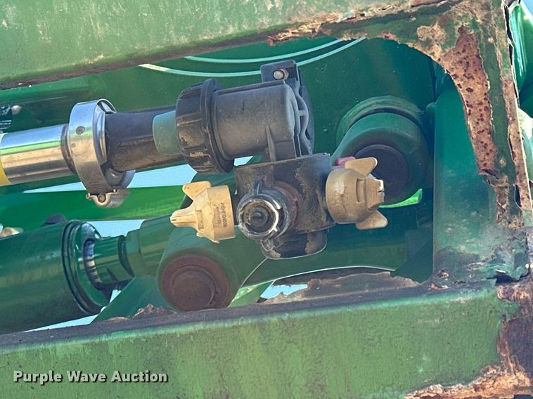 image for item NJ9349 2017 John Deere R4038 sprayer
