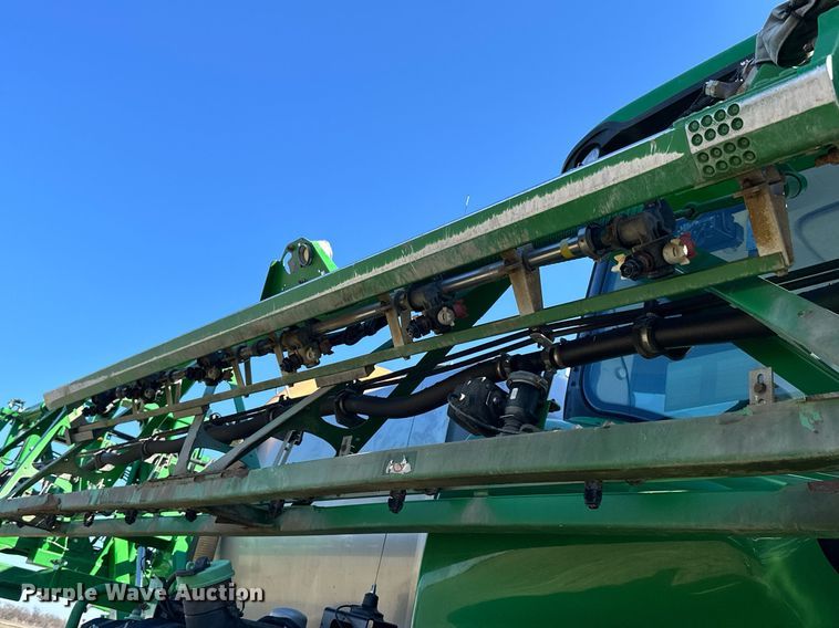 image for item NJ9349 2017 John Deere R4038 sprayer