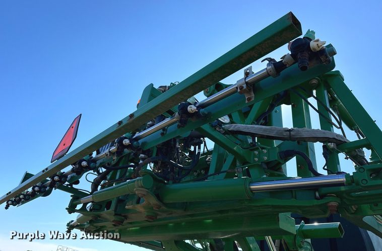 image for item NJ9349 2017 John Deere R4038 sprayer