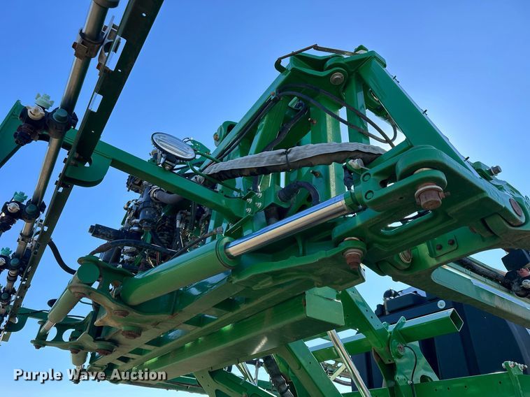 image for item NJ9349 2017 John Deere R4038 sprayer