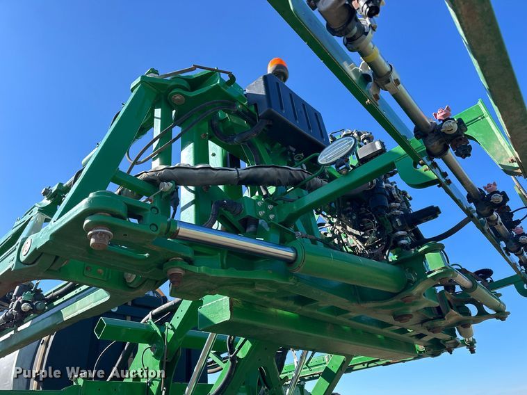 image for item NJ9349 2017 John Deere R4038 sprayer