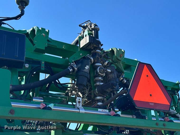 image for item NJ9349 2017 John Deere R4038 sprayer