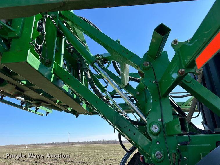 image for item NJ9349 2017 John Deere R4038 sprayer
