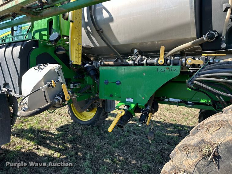 image for item NJ9349 2017 John Deere R4038 sprayer