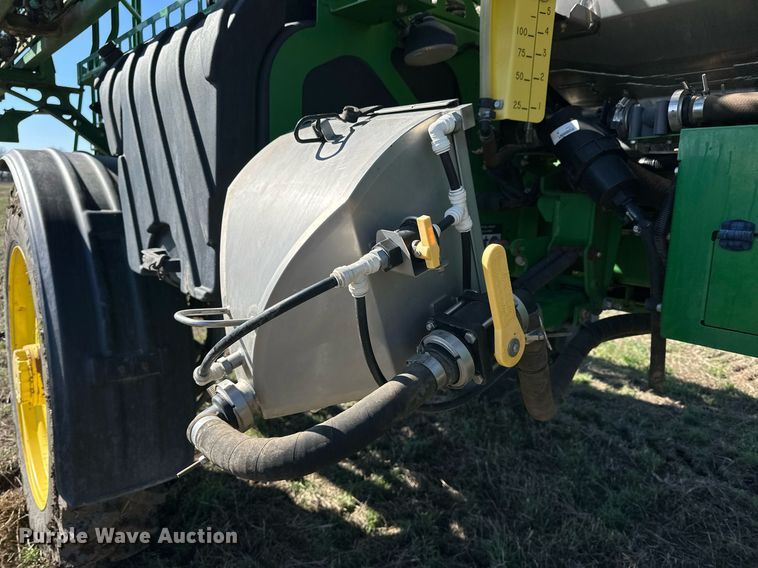 image for item NJ9349 2017 John Deere R4038 sprayer