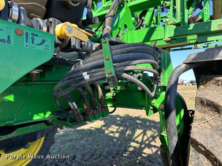 image for item NJ9349 2017 John Deere R4038 sprayer