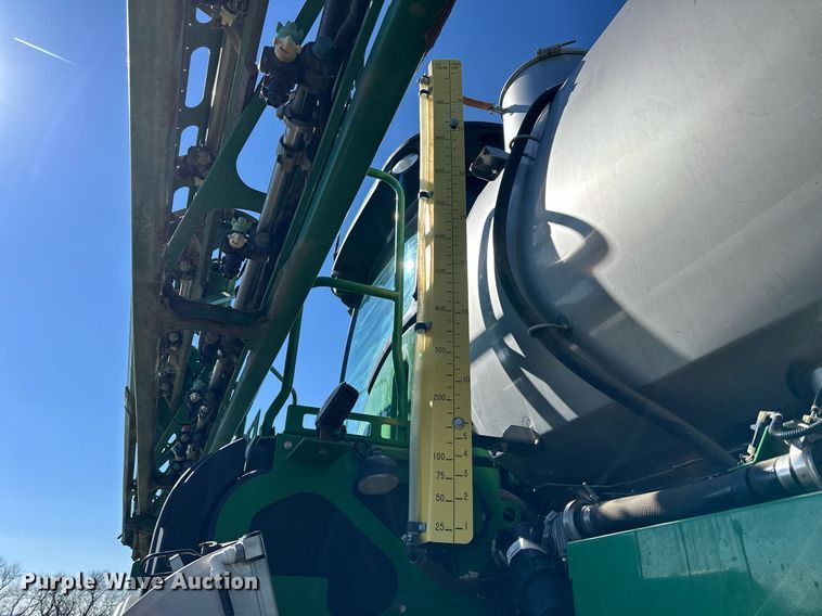 image for item NJ9349 2017 John Deere R4038 sprayer