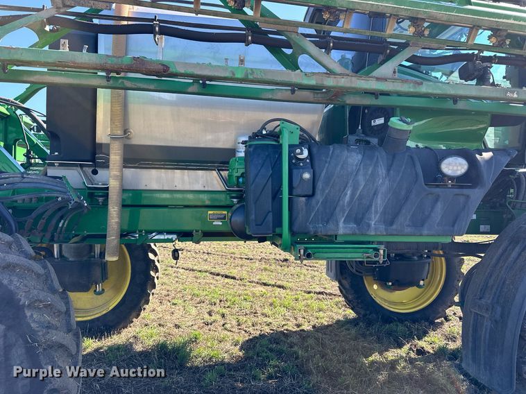 image for item NJ9349 2017 John Deere R4038 sprayer