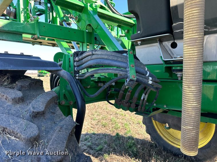 image for item NJ9349 2017 John Deere R4038 sprayer
