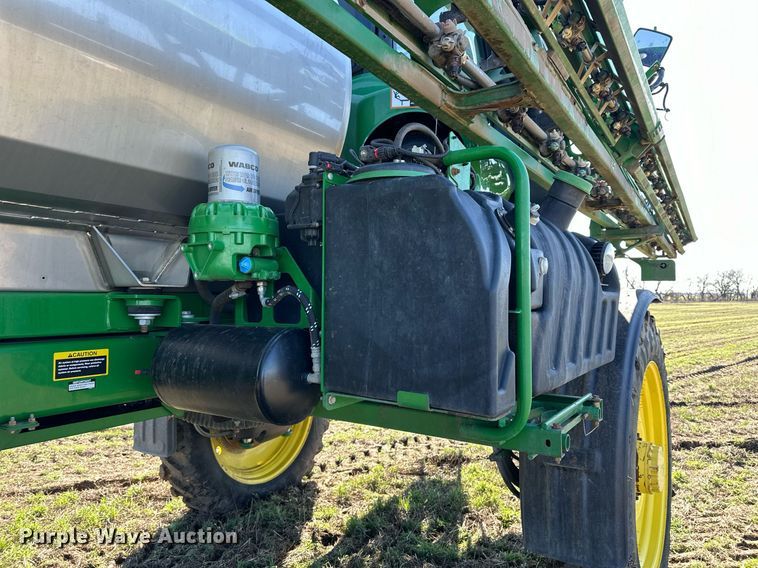 image for item NJ9349 2017 John Deere R4038 sprayer