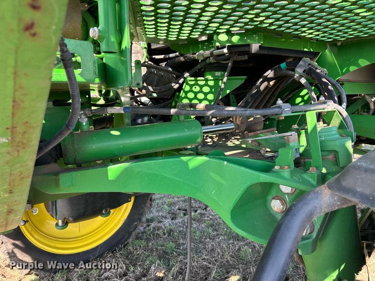 image for item NJ9349 2017 John Deere R4038 sprayer