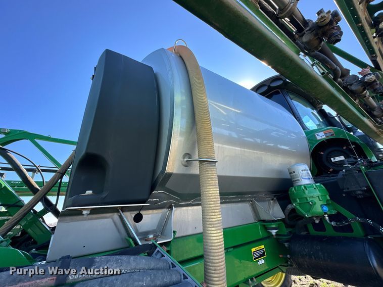 image for item NJ9349 2017 John Deere R4038 sprayer
