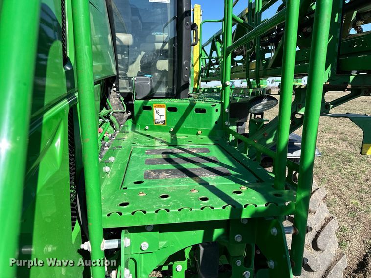 image for item NJ9349 2017 John Deere R4038 sprayer