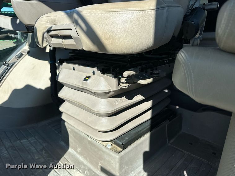 image for item NJ9349 2017 John Deere R4038 sprayer