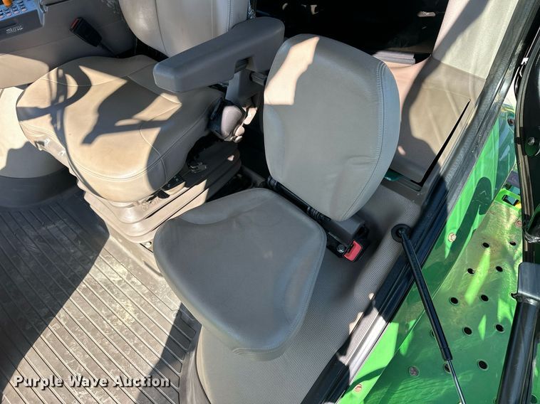 image for item NJ9349 2017 John Deere R4038 sprayer