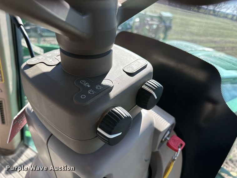 image for item NJ9349 2017 John Deere R4038 sprayer