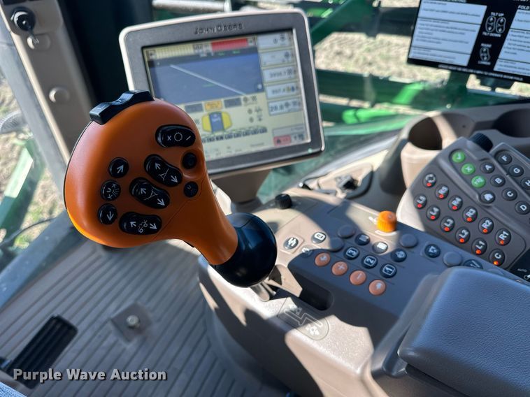 image for item NJ9349 2017 John Deere R4038 sprayer